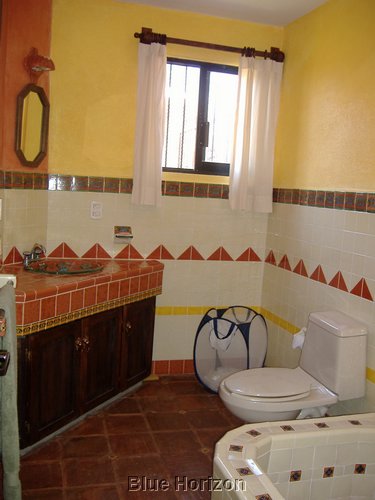 Casa Sandi masterbathroom.JPG