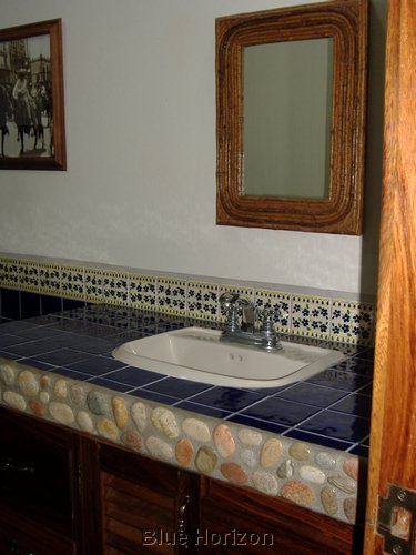 Casa Tim apartment2 bathroom.JPG