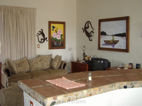 _Casa Tim apartment2 living kitchen.JPG