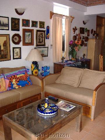 05living room.jpg