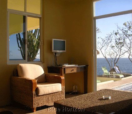 02Livingroom.jpg