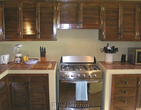 Kitchen2.jpg