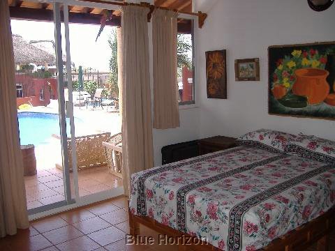 04masterbedroom.jpg